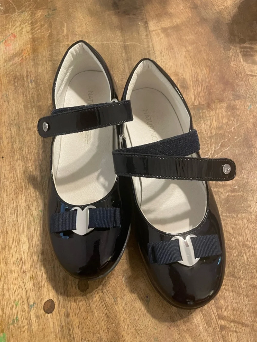 Naturino Girls black  patent Mary Janes with Bow Accent